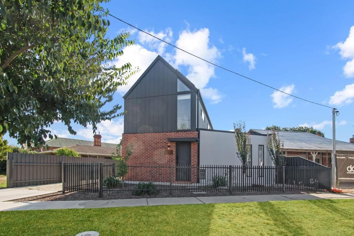 Urban Barn - Stylish, Family Friendly Villa Wagga Wagga Exterior foto